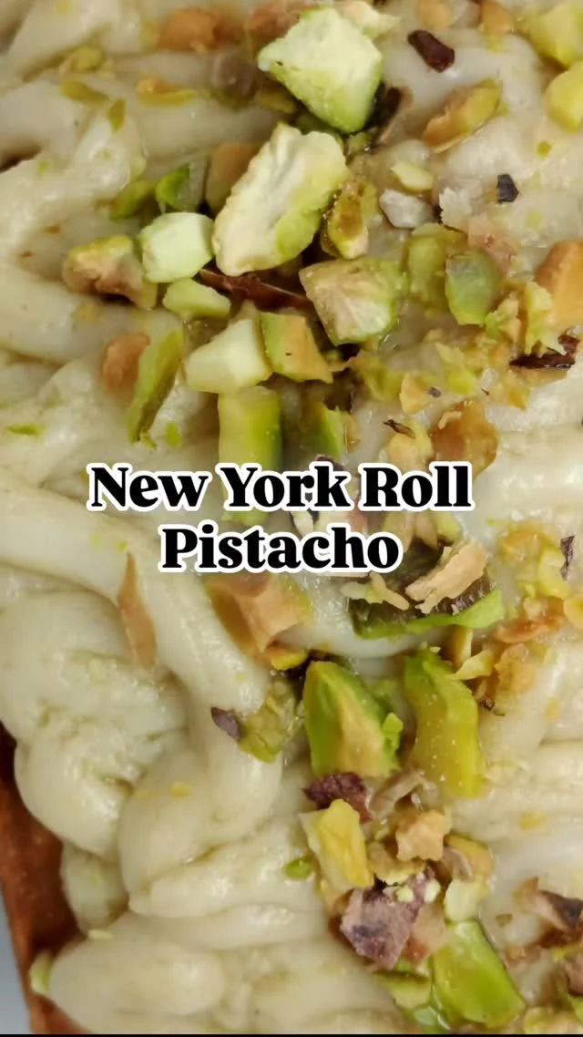 Una mezcla irresistible de texturas y sabores. 😋
New York Roll de Pistacho, vas a querer más de uno. 
Cobertura de entrega en: Cúcuta, los patios y Villa del Rosario. 

Pide ahora 💚
